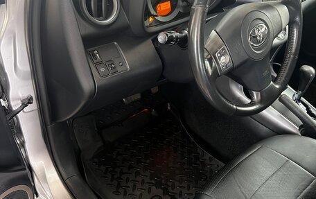 Toyota RAV4, 2006 год, 1 100 000 рублей, 18 фотография
