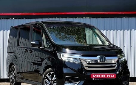 Honda Stepwgn IV, 2018 год, 2 177 000 рублей, 3 фотография