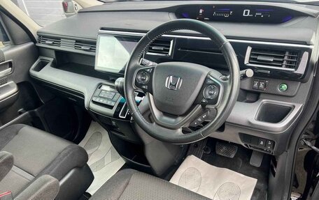 Honda Stepwgn IV, 2018 год, 2 177 000 рублей, 10 фотография