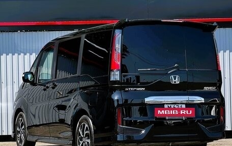 Honda Stepwgn IV, 2018 год, 2 177 000 рублей, 4 фотография
