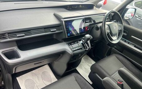 Honda Stepwgn IV, 2018 год, 2 177 000 рублей, 16 фотография
