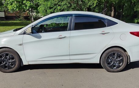 Hyundai Solaris II рестайлинг, 2014 год, 570 000 рублей, 2 фотография