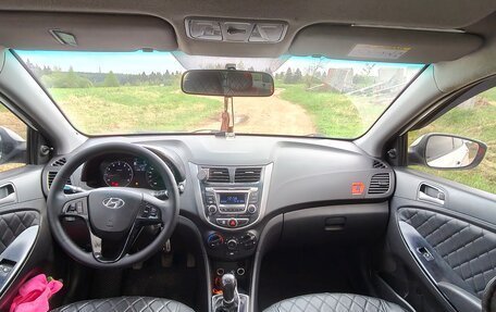 Hyundai Solaris II рестайлинг, 2015 год, 465 000 рублей, 3 фотография