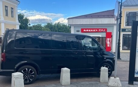 Volkswagen Caravelle T5, 2010 год, 1 800 000 рублей, 2 фотография