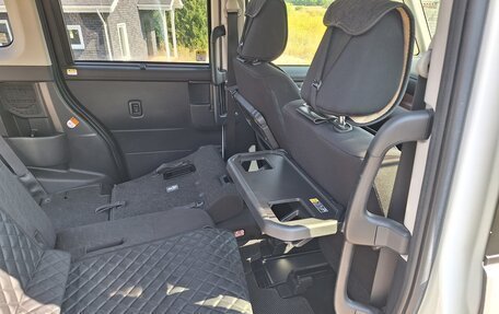 Toyota Roomy I, 2019 год, 1 000 000 рублей, 11 фотография
