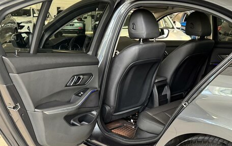 BMW 3 серия, 2019 год, 2 950 000 рублей, 18 фотография