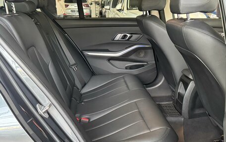 BMW 3 серия, 2019 год, 2 950 000 рублей, 23 фотография