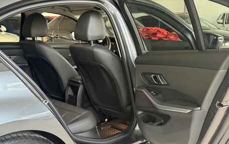 BMW 3 серия, 2019 год, 2 950 000 рублей, 22 фотография