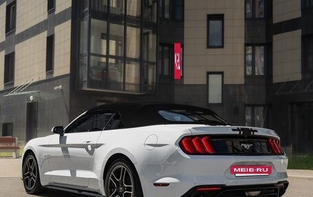 Ford Mustang VI рестайлинг, 2021 год, 3 800 000 рублей, 4 фотография