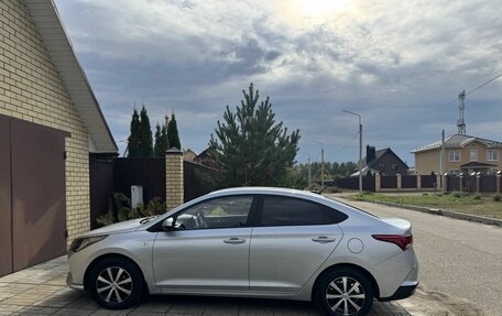 Hyundai Solaris II рестайлинг, 2021 год, 1 655 000 рублей, 2 фотография