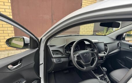 Hyundai Solaris II рестайлинг, 2021 год, 1 655 000 рублей, 21 фотография