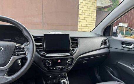 Hyundai Solaris II рестайлинг, 2021 год, 1 655 000 рублей, 19 фотография
