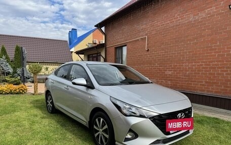 Hyundai Solaris II рестайлинг, 2021 год, 1 655 000 рублей, 40 фотография