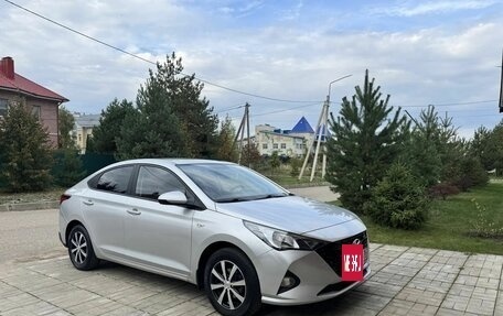 Hyundai Solaris II рестайлинг, 2021 год, 1 655 000 рублей, 28 фотография