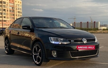 Volkswagen Jetta VI, 2011 год, 695 000 рублей, 2 фотография