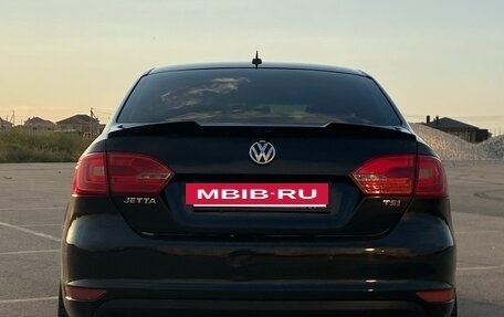Volkswagen Jetta VI, 2011 год, 695 000 рублей, 4 фотография