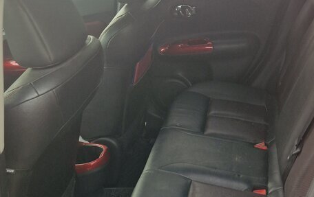 Nissan Juke II, 2011 год, 850 000 рублей, 9 фотография