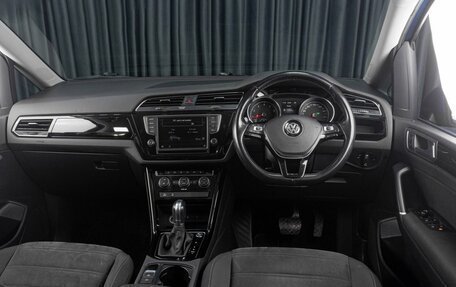 Volkswagen Touran III, 2015 год, 1 399 000 рублей, 6 фотография