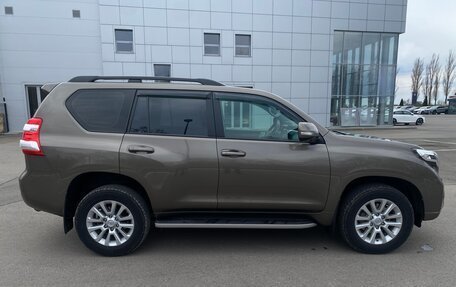 Toyota Land Cruiser Prado 150 рестайлинг 2, 2014 год, 3 750 000 рублей, 4 фотография