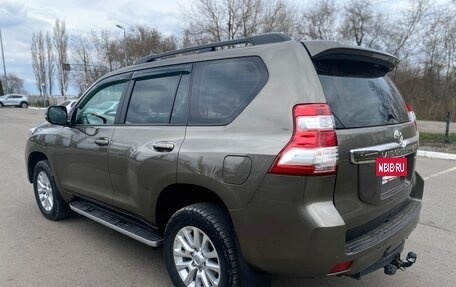 Toyota Land Cruiser Prado 150 рестайлинг 2, 2014 год, 3 750 000 рублей, 7 фотография