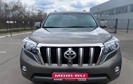 Toyota Land Cruiser Prado 150 рестайлинг 2, 2014 год, 3 750 000 рублей, 2 фотография