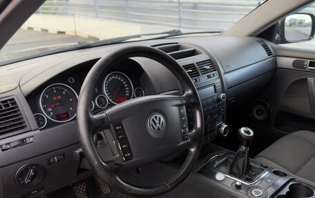 Volkswagen Touareg III, 2004 год, 499 999 рублей, 11 фотография
