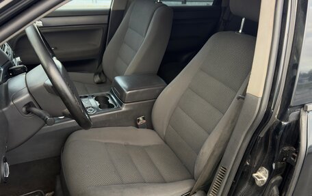 Volkswagen Touareg III, 2004 год, 499 999 рублей, 13 фотография