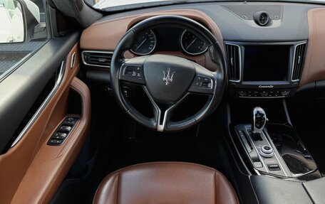 Maserati Levante I, 2017 год, 3 700 000 рублей, 15 фотография