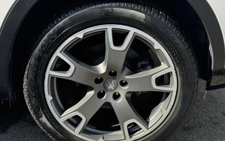 Maserati Levante I, 2017 год, 3 700 000 рублей, 16 фотография