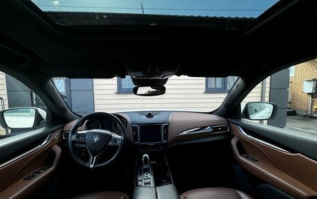 Maserati Levante I, 2017 год, 3 700 000 рублей, 17 фотография