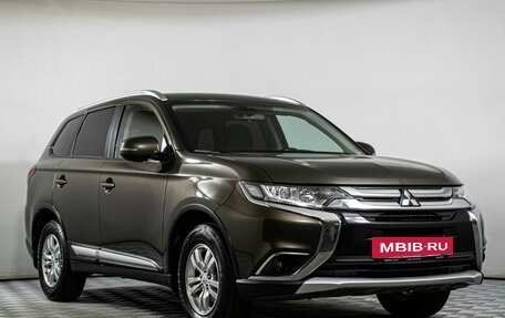 Mitsubishi Outlander III рестайлинг 3, 2015 год, 1 697 000 рублей, 3 фотография