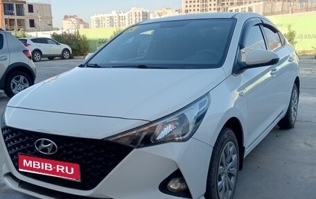 Hyundai Solaris II рестайлинг, 2017 год, 800 000 рублей, 1 фотография