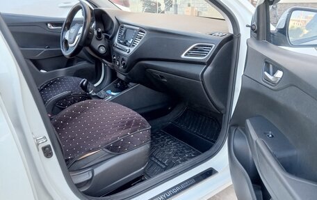 Hyundai Solaris II рестайлинг, 2017 год, 800 000 рублей, 10 фотография