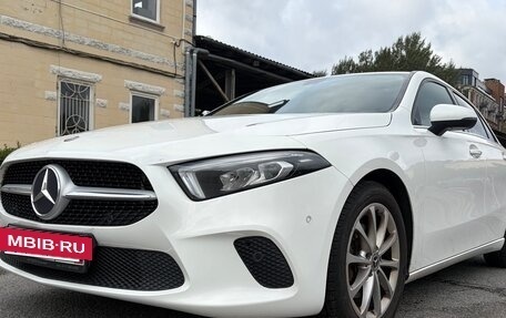 Mercedes-Benz A-Класс, 2018 год, 1 950 000 рублей, 2 фотография
