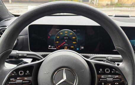Mercedes-Benz A-Класс, 2018 год, 1 950 000 рублей, 12 фотография