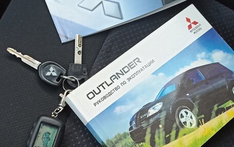 Mitsubishi Outlander III рестайлинг 3, 2006 год, 700 000 рублей, 7 фотография
