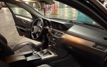 Mercedes-Benz E-Класс, 2010 год, 1 200 000 рублей, 10 фотография