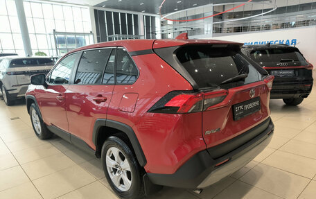 Toyota RAV4, 2021 год, 2 650 000 рублей, 11 фотография