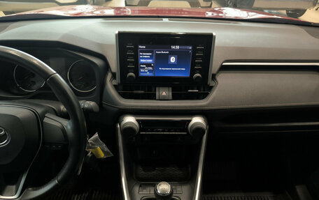Toyota RAV4, 2021 год, 2 650 000 рублей, 19 фотография