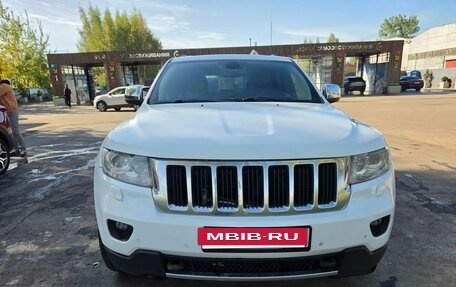 Jeep Grand Cherokee, 2012 год, 900 000 рублей, 3 фотография