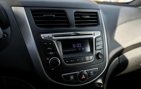 Hyundai Solaris II рестайлинг, 2015 год, 748 000 рублей, 9 фотография