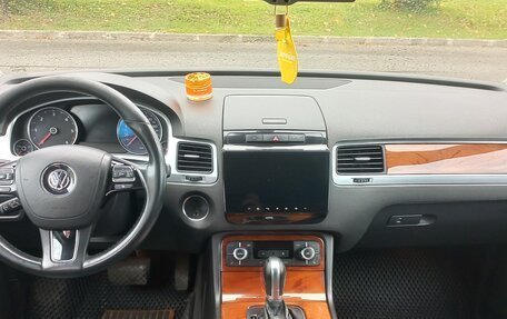 Volkswagen Touareg III, 2011 год, 1 750 000 рублей, 7 фотография