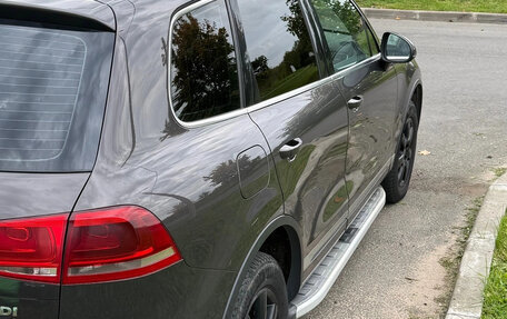 Volkswagen Touareg III, 2011 год, 1 750 000 рублей, 3 фотография