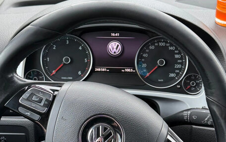 Volkswagen Touareg III, 2011 год, 1 750 000 рублей, 8 фотография