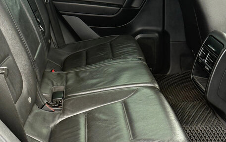 Volkswagen Touareg III, 2011 год, 1 750 000 рублей, 10 фотография