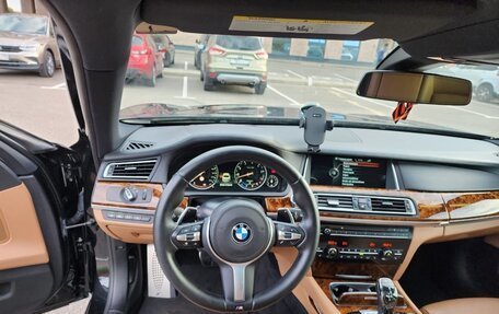 BMW 7 серия, 2015 год, 2 690 000 рублей, 14 фотография