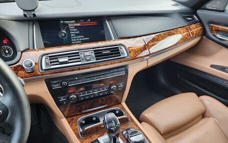 BMW 7 серия, 2015 год, 2 690 000 рублей, 15 фотография