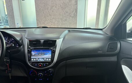 Hyundai Solaris II рестайлинг, 2013 год, 895 000 рублей, 27 фотография