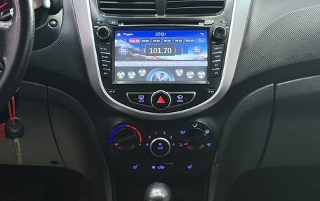 Hyundai Solaris II рестайлинг, 2013 год, 895 000 рублей, 29 фотография