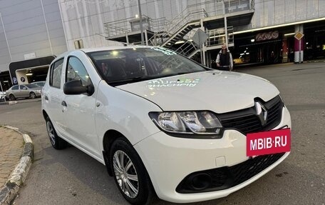 Renault Sandero II рестайлинг, 2018 год, 600 000 рублей, 2 фотография